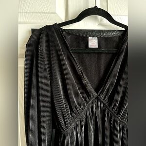 no boundaries plisse top